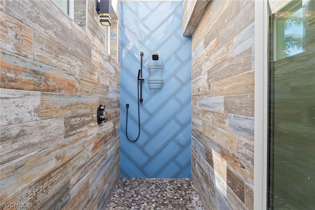 218 Bayshore DR, Cape Coral, FL 33904