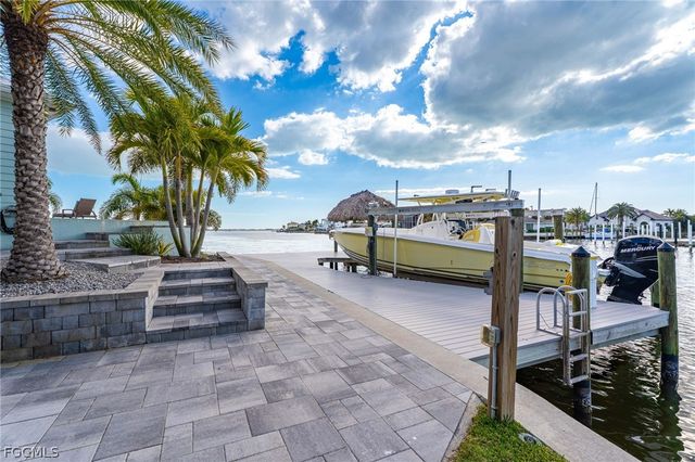 218 Bayshore DR, Cape Coral, FL 33904