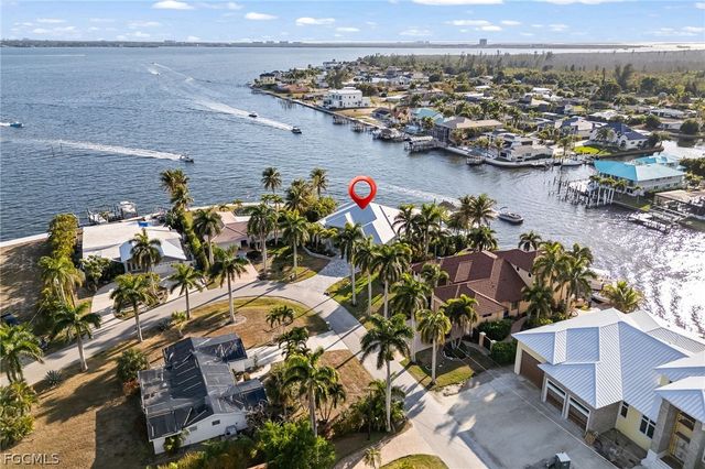 218 Bayshore DR, Cape Coral, FL 33904