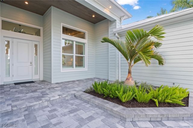 218 Bayshore DR, Cape Coral, FL 33904