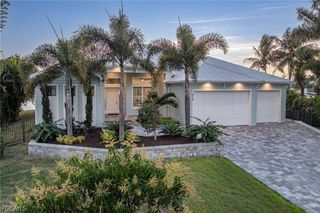 218 Bayshore DR, Cape Coral, FL 33904