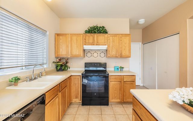 7271 W Mesquite River Drive, Tucson, AZ 85743