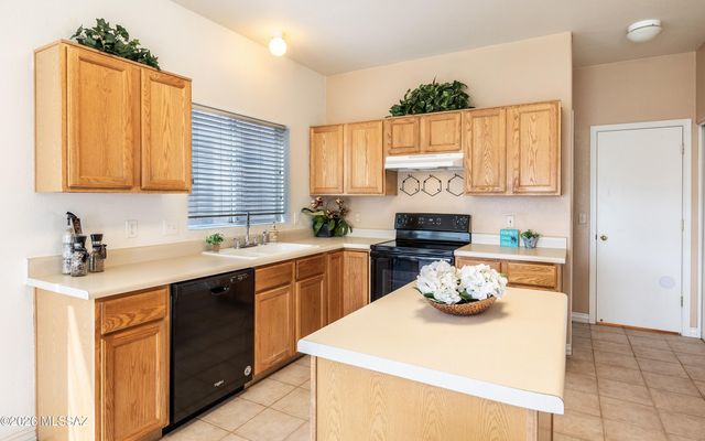 7271 W Mesquite River Drive, Tucson, AZ 85743