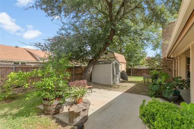 2033 Brightwood Drive, Bedford, TX 76021