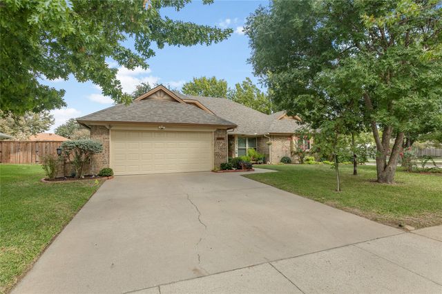 2033 Brightwood Drive, Bedford, TX 76021