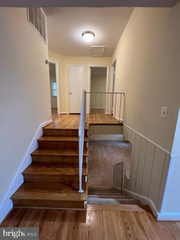 2917 BREEZY TER, Alexandria, VA 22303