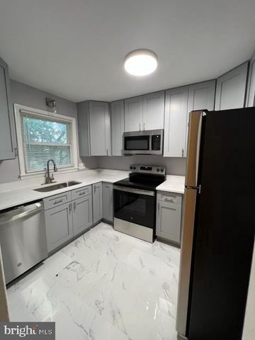 2917 BREEZY TER, Alexandria, VA 22303