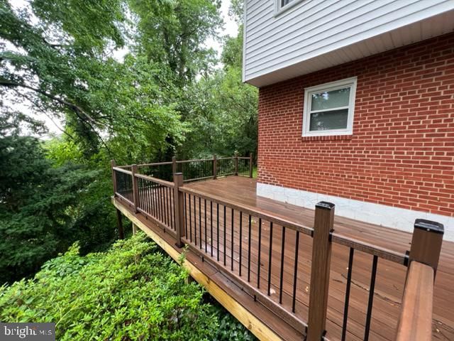 2917 BREEZY TER, Alexandria, VA 22303