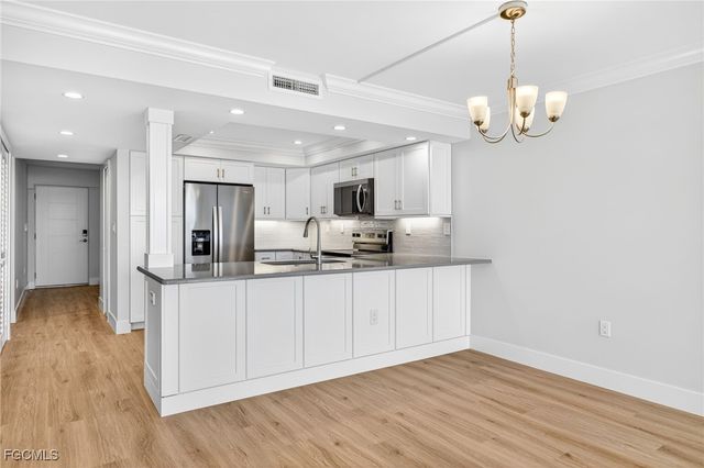 2311 W Gulf DR 13, Sanibel, FL 33957