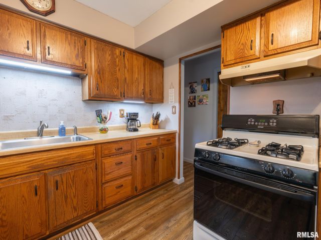 5615 N MAR VISTA Drive, Peoria, IL 61614