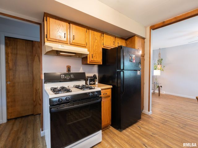 5615 N MAR VISTA Drive, Peoria, IL 61614