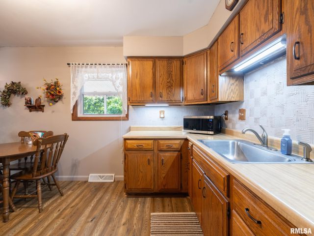 5615 N MAR VISTA Drive, Peoria, IL 61614