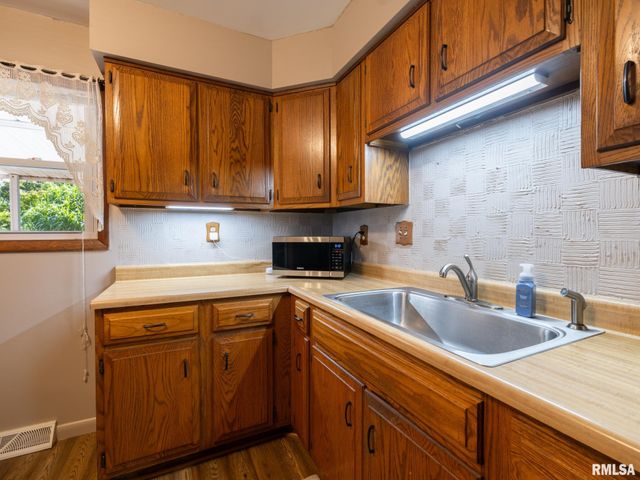 5615 N MAR VISTA Drive, Peoria, IL 61614