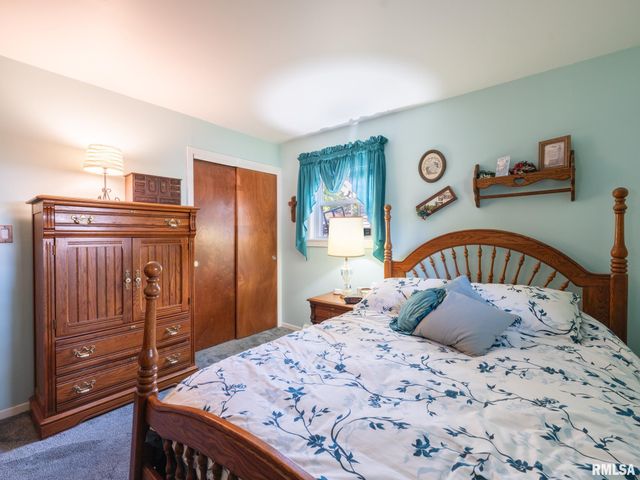 5615 N MAR VISTA Drive, Peoria, IL 61614