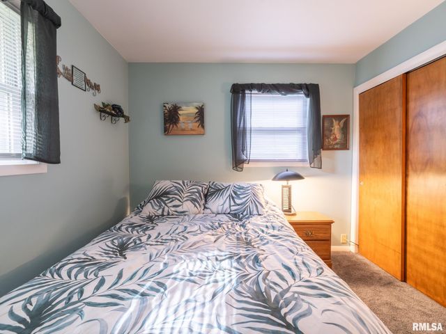 5615 N MAR VISTA Drive, Peoria, IL 61614