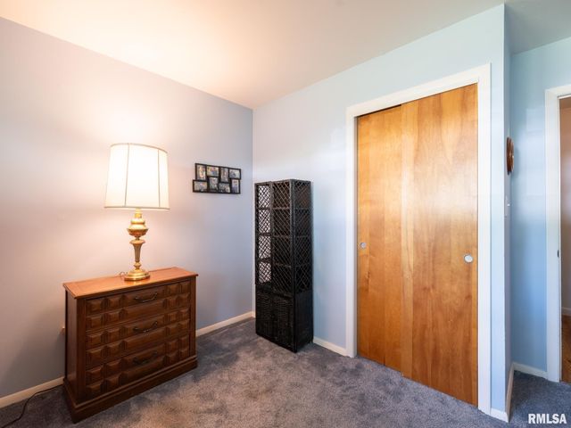5615 N MAR VISTA Drive, Peoria, IL 61614