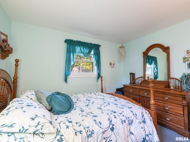 5615 N MAR VISTA Drive, Peoria, IL 61614