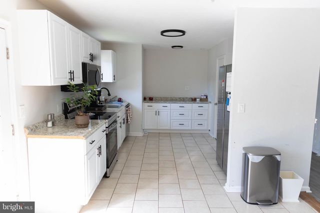 325 LONDONTOWN RD, Edgewater, MD 21037