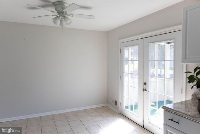 325 LONDONTOWN RD, Edgewater, MD 21037
