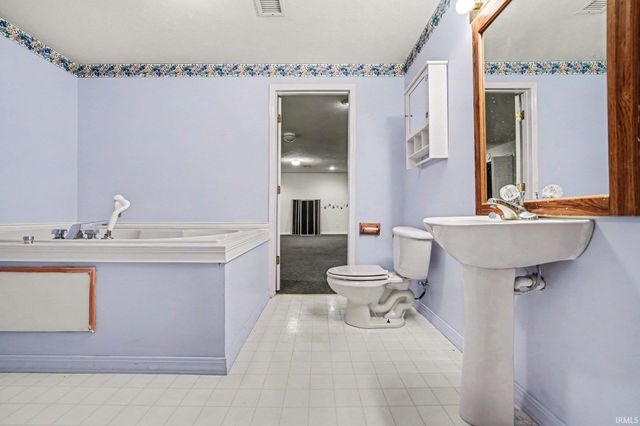 59675 Thornberry Court, South Bend, IN 46614
