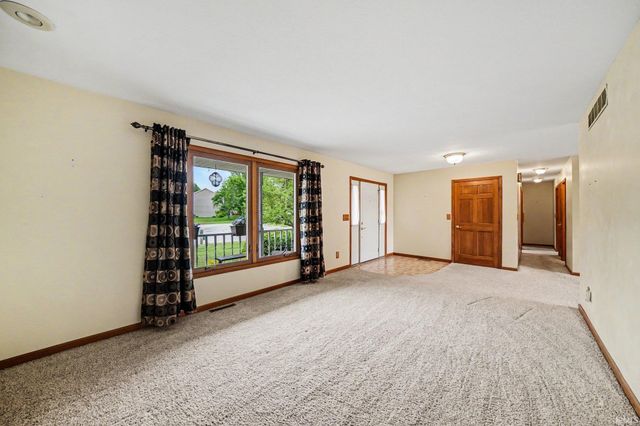59675 Thornberry Court, South Bend, IN 46614