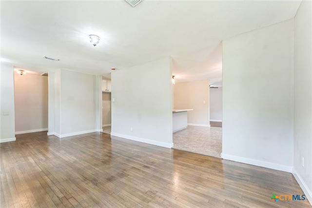 1209 E Polk Avenue, Victoria, TX 77901