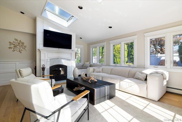 25 Morris Street, Port Jefferson Station, NY 11776