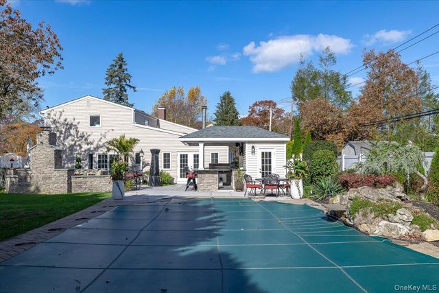 25 Morris Street, Port Jefferson Station, NY 11776