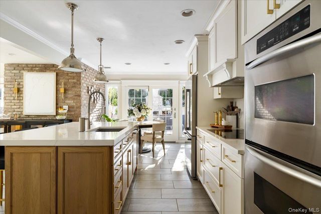 25 Morris Street, Port Jefferson Station, NY 11776