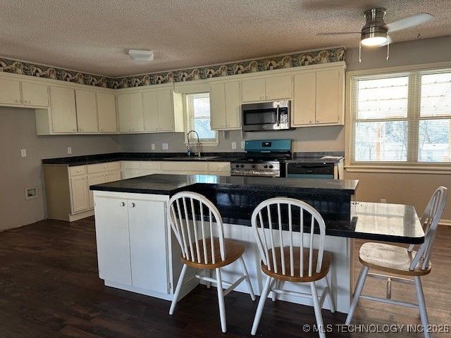 31716 E 723 Drive, Wagoner, OK 74467