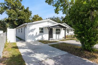 301 BASSEDENA CIRCLE N, Lakeland, FL 33805
