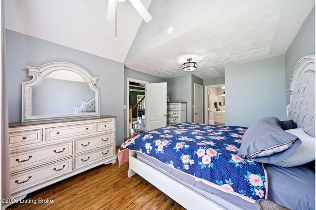 287 Cedar Place Dr, Shepherdsville, KY 40165
