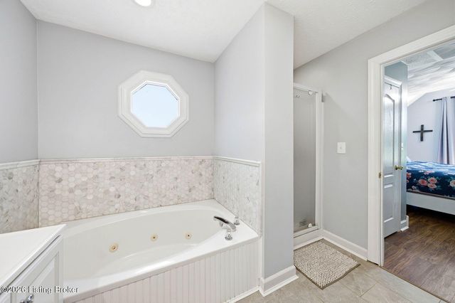 287 Cedar Place Dr, Shepherdsville, KY 40165