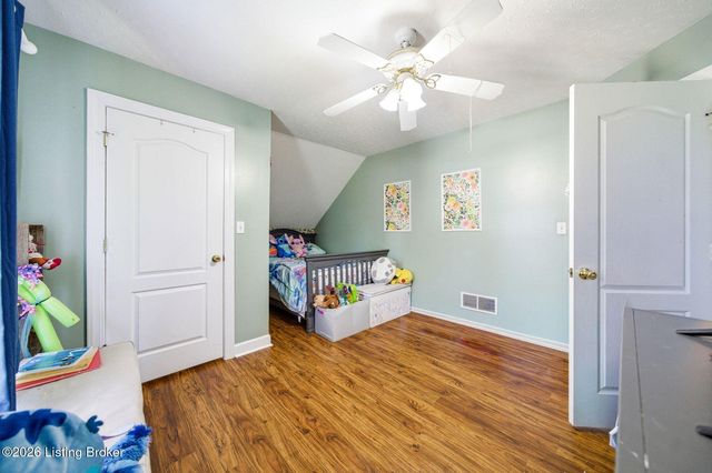 287 Cedar Place Dr, Shepherdsville, KY 40165