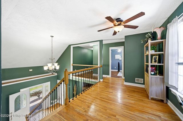 287 Cedar Place Dr, Shepherdsville, KY 40165