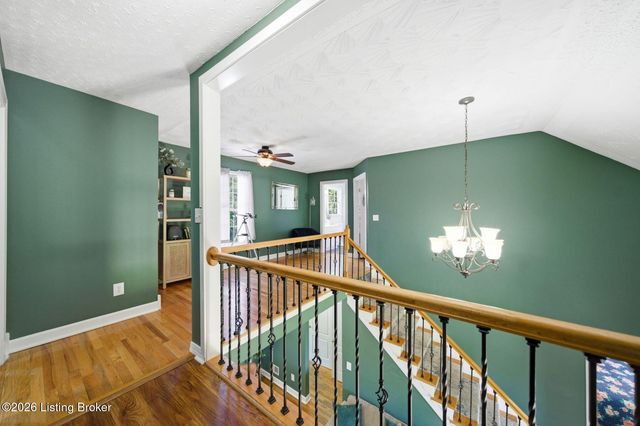 287 Cedar Place Dr, Shepherdsville, KY 40165