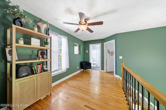 287 Cedar Place Dr, Shepherdsville, KY 40165