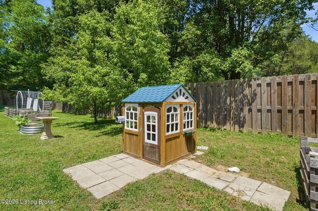 287 Cedar Place Dr, Shepherdsville, KY 40165