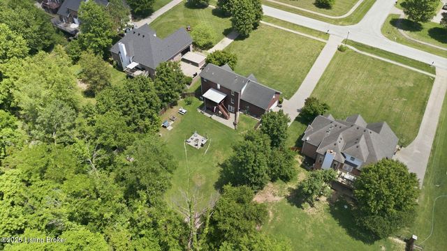 287 Cedar Place Dr, Shepherdsville, KY 40165