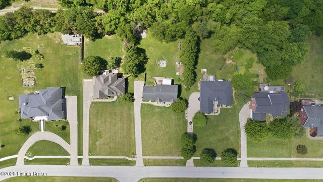 287 Cedar Place Dr, Shepherdsville, KY 40165