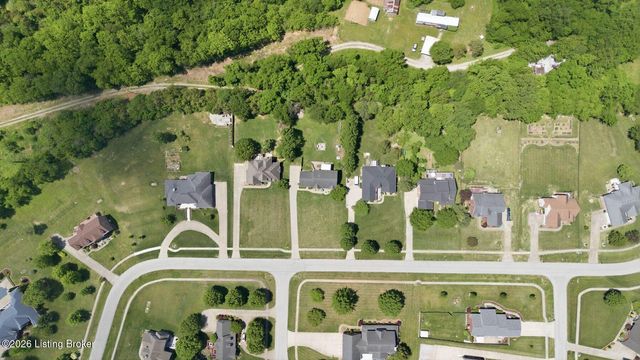 287 Cedar Place Dr, Shepherdsville, KY 40165