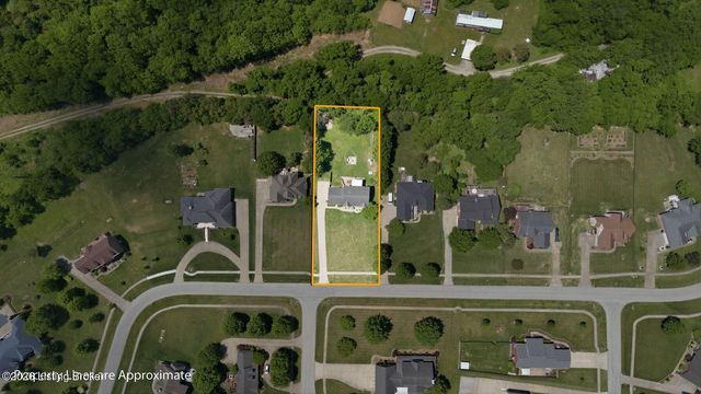 287 Cedar Place Dr, Shepherdsville, KY 40165