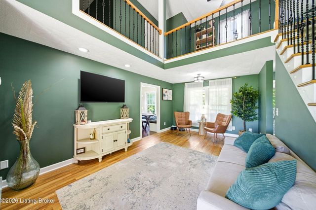 287 Cedar Place Dr, Shepherdsville, KY 40165