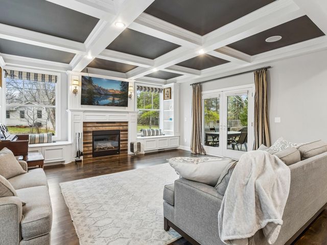 5524 Warden Avenue, Edina, MN 55436