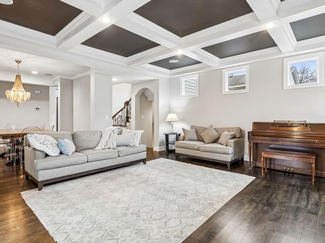 5524 Warden Avenue, Edina, MN 55436