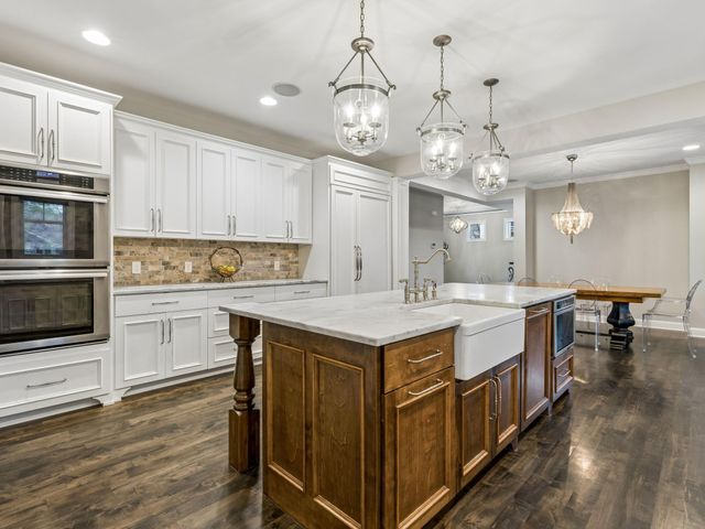 5524 Warden Avenue, Edina, MN 55436