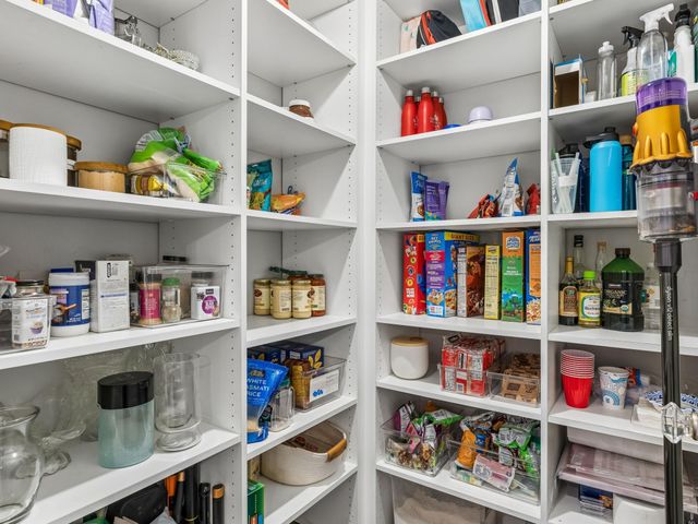 5524 Warden Avenue, Edina, MN 55436