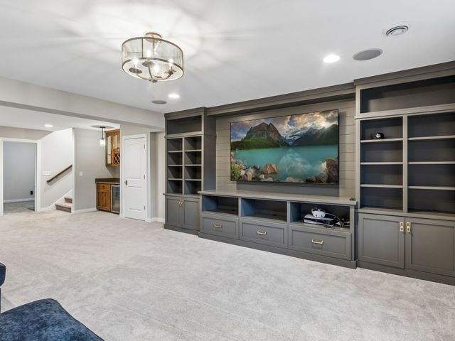 5524 Warden Avenue, Edina, MN 55436