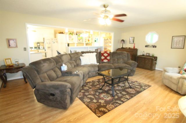 3616 Raven Hill Drive, Gastonia, NC 28056