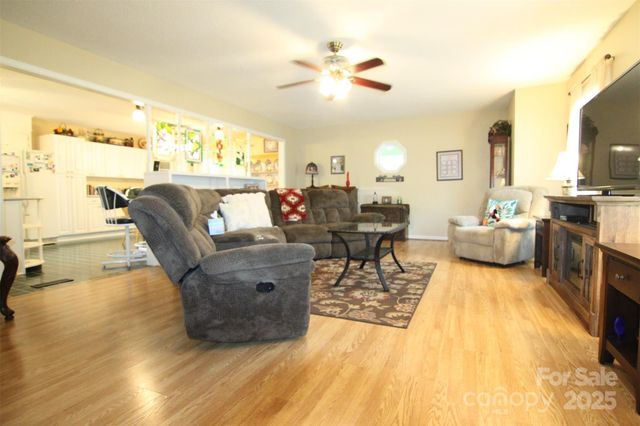 3616 Raven Hill Drive, Gastonia, NC 28056